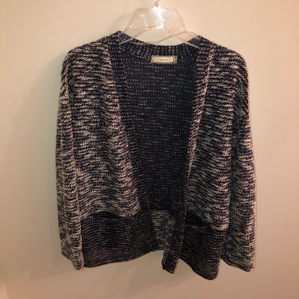 Sweater - Picture 1 of 4